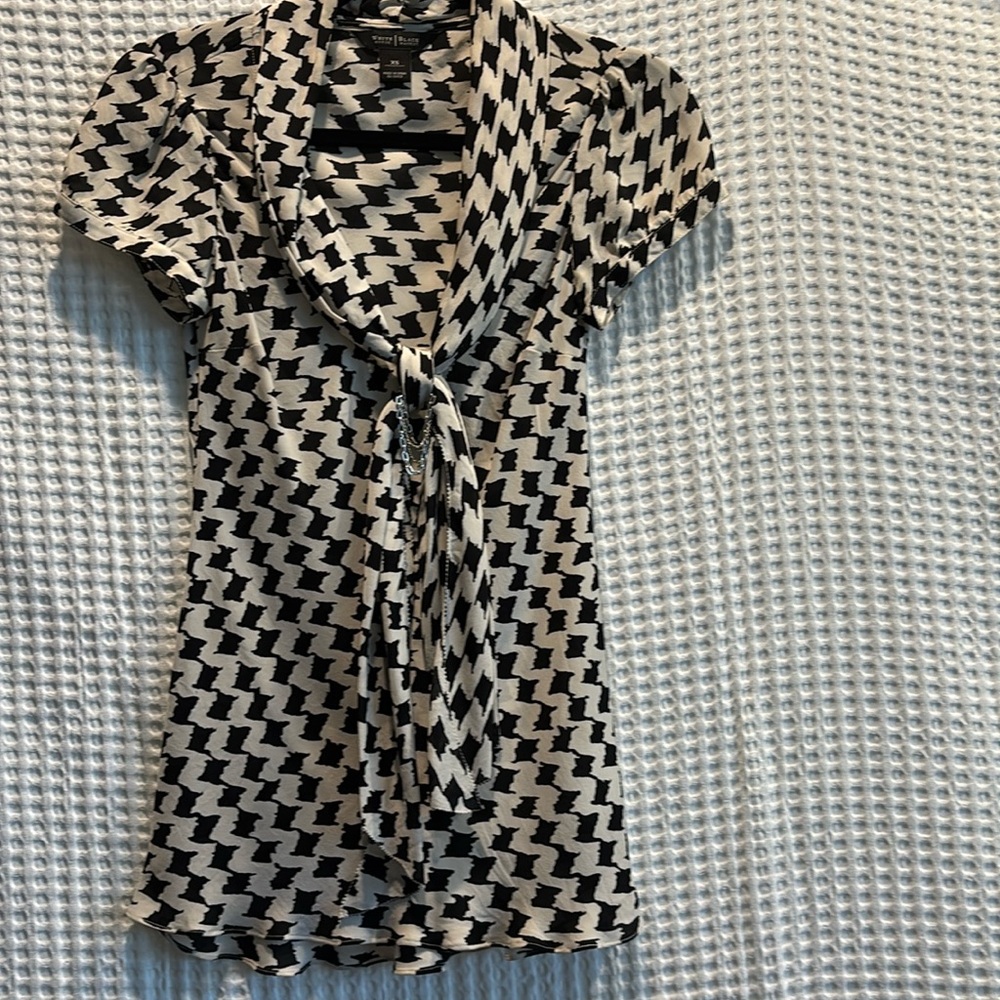 White House Black Market black and white silk blouse